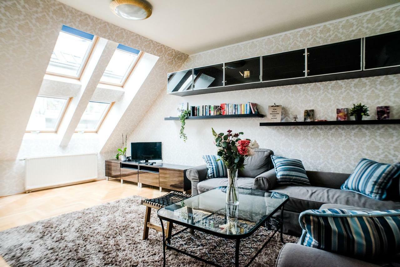 Hollo Apartment - Private Garage - A/C Budapeşte Dış mekan fotoğraf
