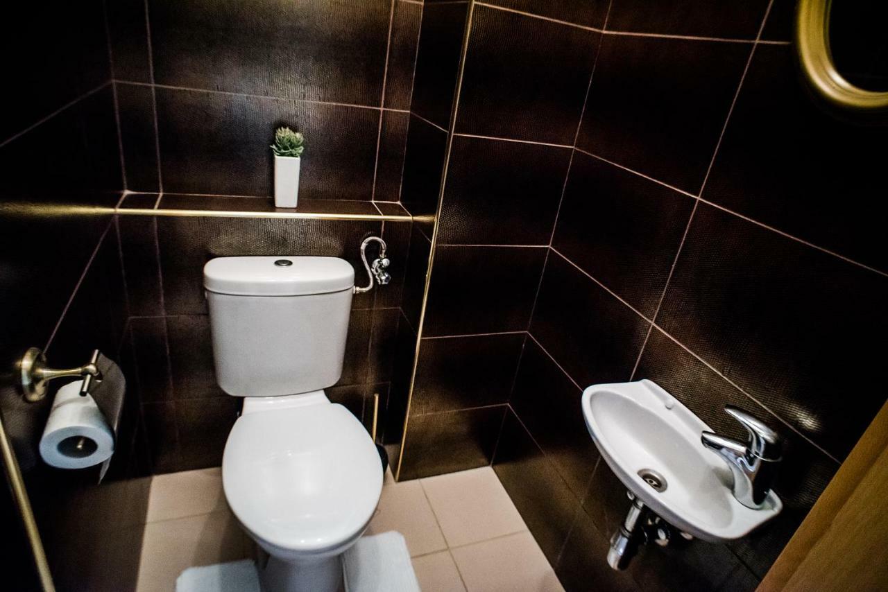 Hollo Apartment - Private Garage - A/C Budapeşte Dış mekan fotoğraf
